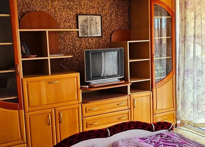 хоризонт * Νεσέμπαρ